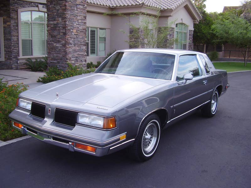 1987 OLDSMOBILE CUTLASS 2 DOOR COUPE, typical "Little old lady" car, 4,000 miles/year: $6,710.00