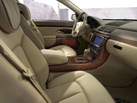 Maybach 57 S in Antiqua White
