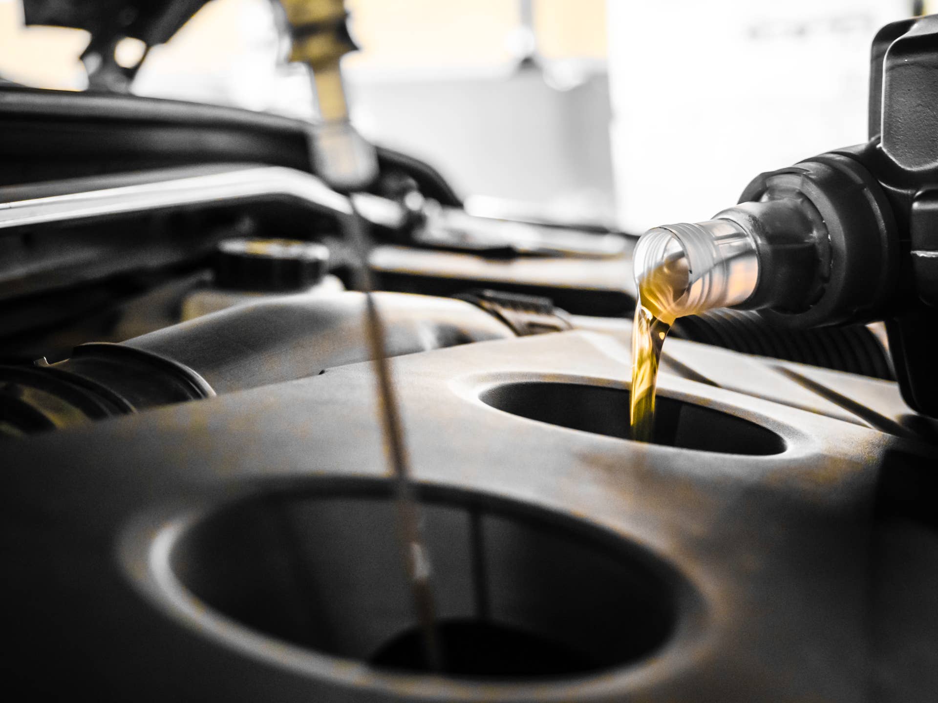 Changing engine oil