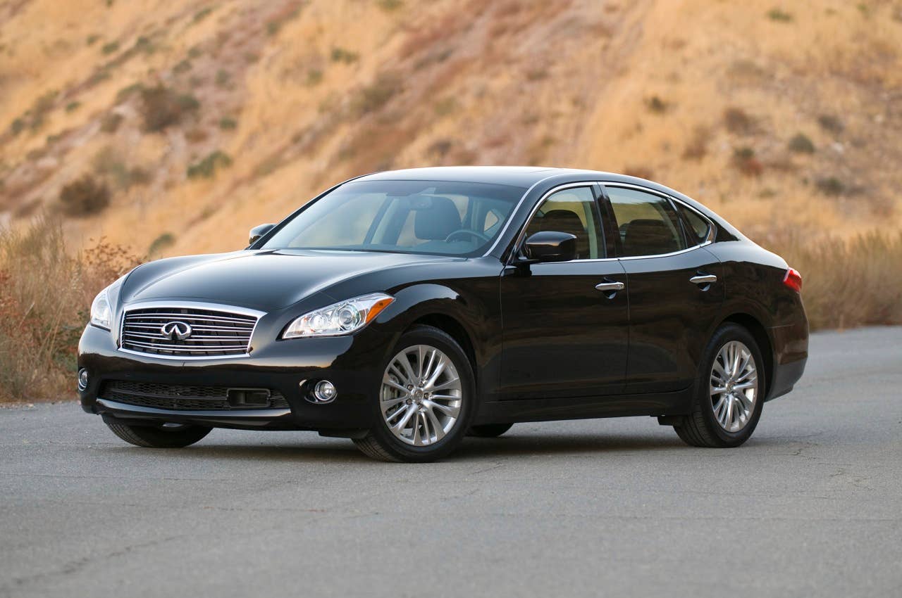 Luxury: 2011 Infiniti M37/M56