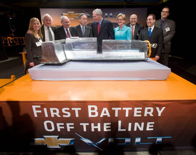 General Motors builds first Volt battery pack on production line [w/video]  - Autoblog