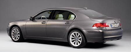 7 Series Exclusive Edition - Stratus Grey/Ecru
