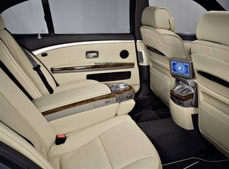 7 Series Exclusive Edition - Stratus Grey/Ecru