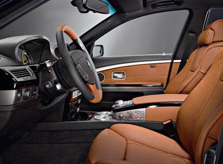 7 Series Exclusive Edition - Carbon Black/Gold Brown