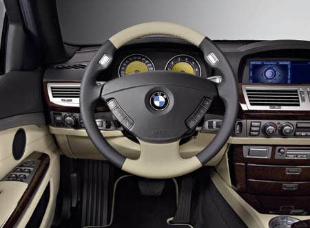7 Series Exclusive Edition - Stratus Grey/Ecru