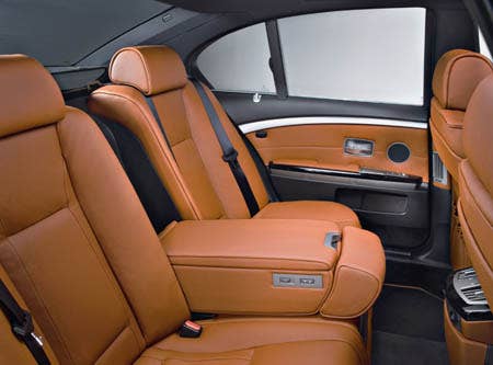 7 Series Exclusive Edition - Carbon Black/Gold Brown