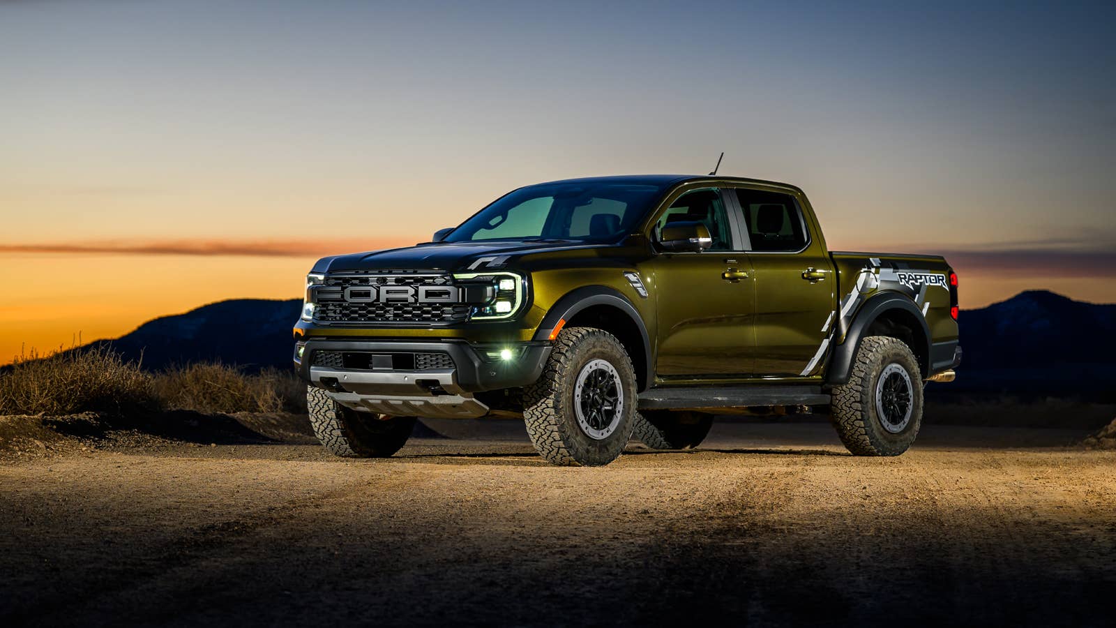 Do not attempt unless you have special off-road driving training and are driving on a closed course. Always consult the owner’s manual before off-road driving, know your terrain and trail difficulty, and use appropriate safety gear.