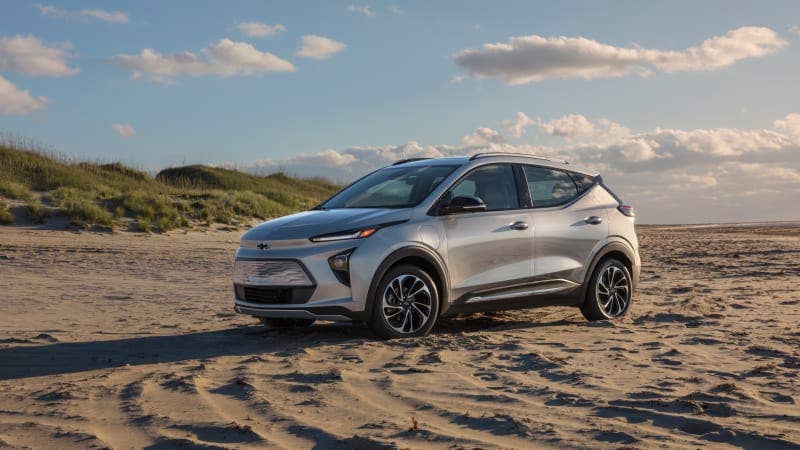 2022 Chevrolet Bolt EUV in silver