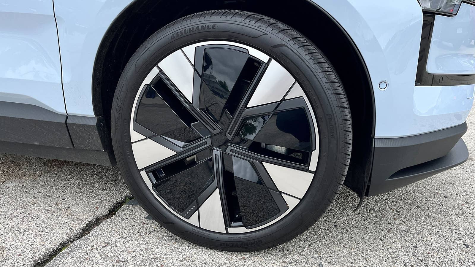 2025 Volvo EX30