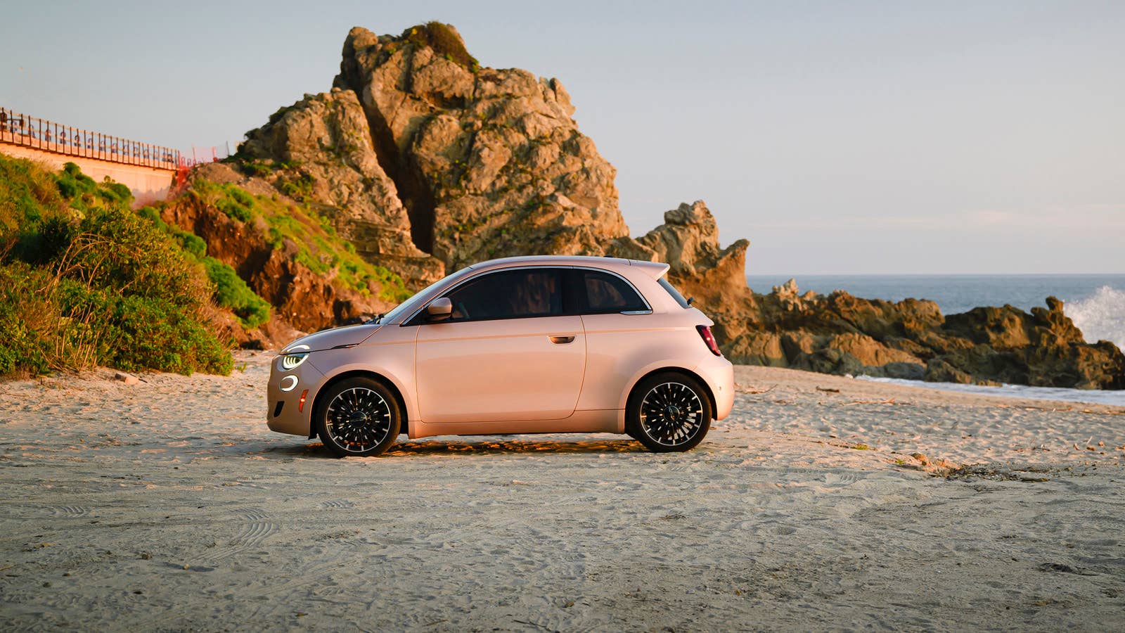 2024 Fiat 500e Inspired By Beauty profile