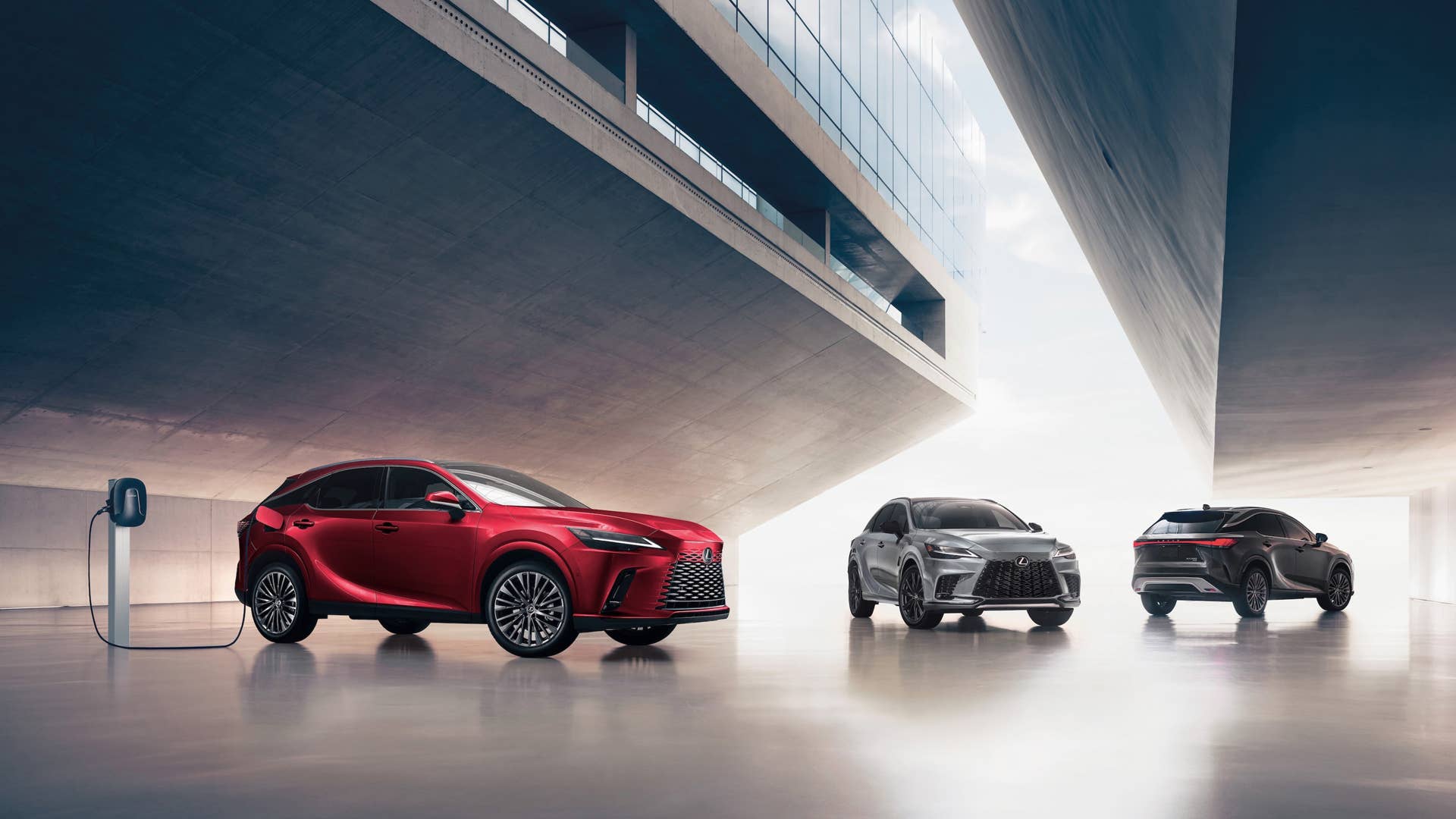 2024 Lexus RX 450h+ finally plugs in - Autoblog