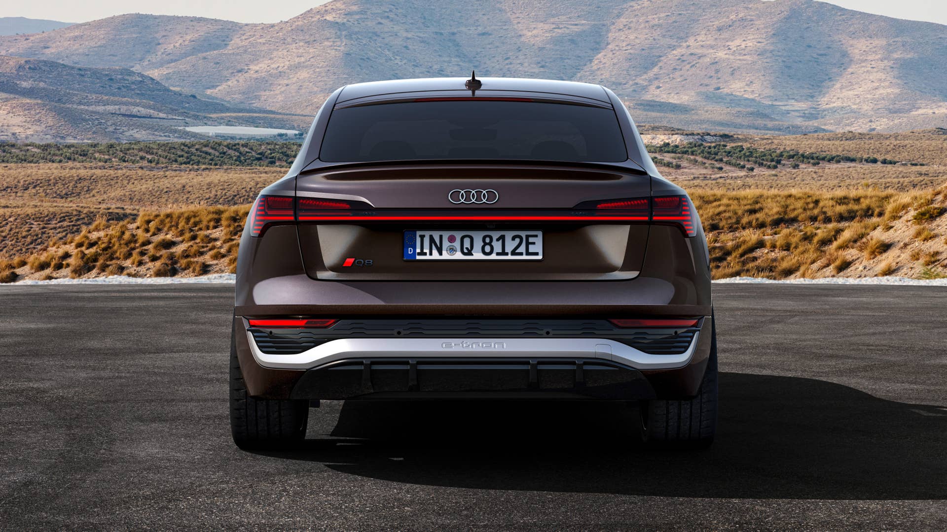 Static photo, Colour: Madeira Brown metallic.