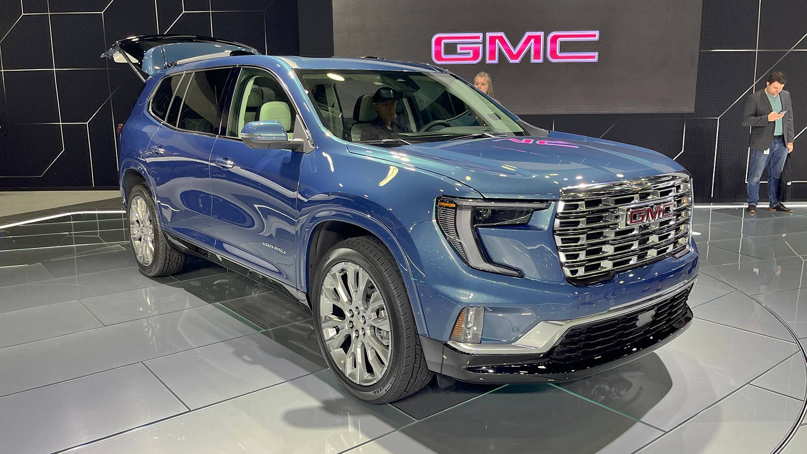 2024 GMC Acadia Denali
