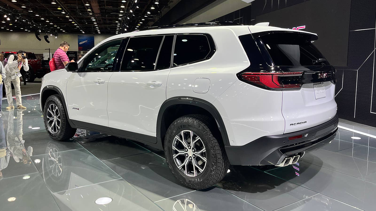 2024 GMC Acadia drops lowest trim, entry price starts at $43,995 - Autoblog