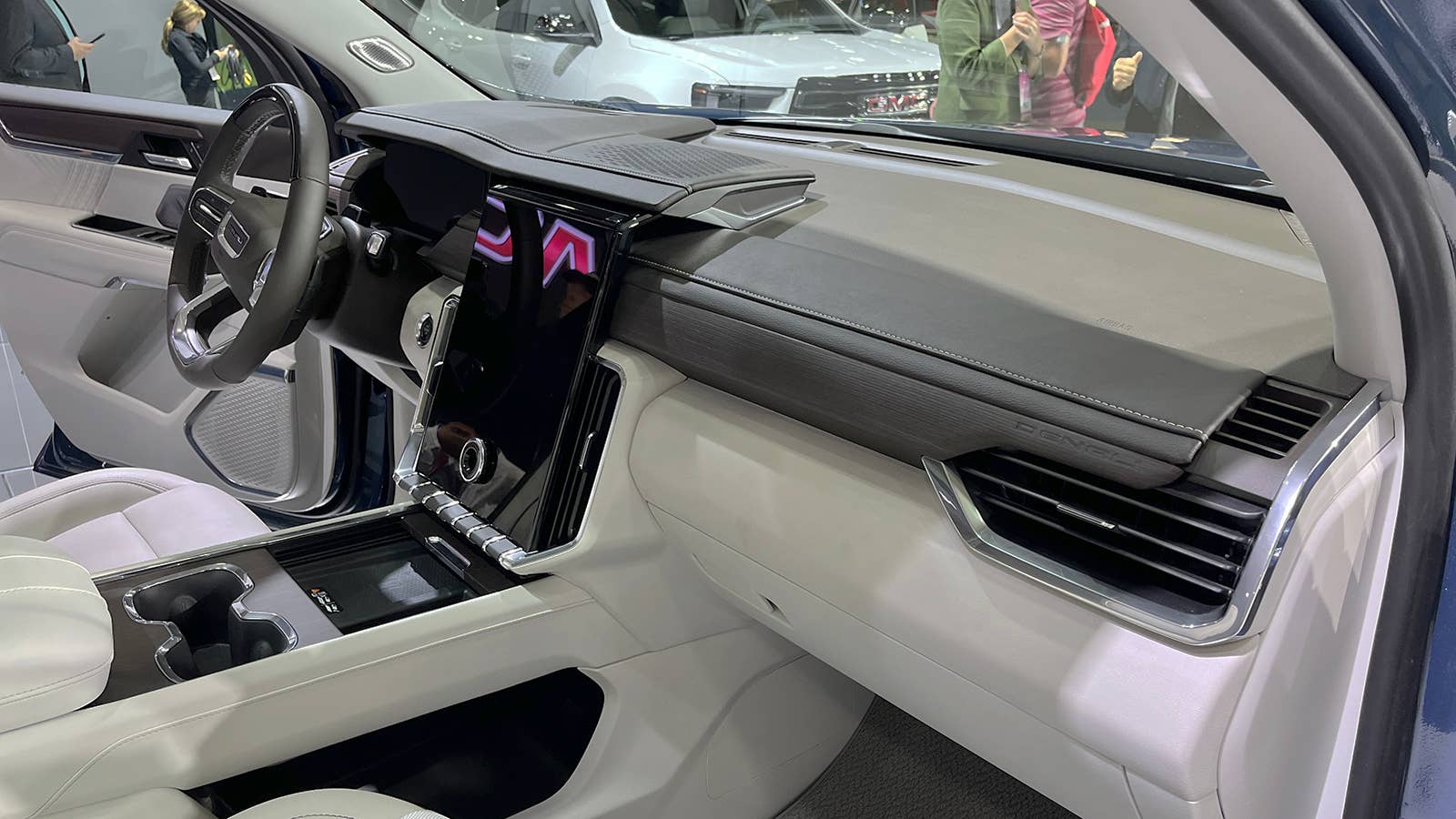 2024 GMC Acadia Denali