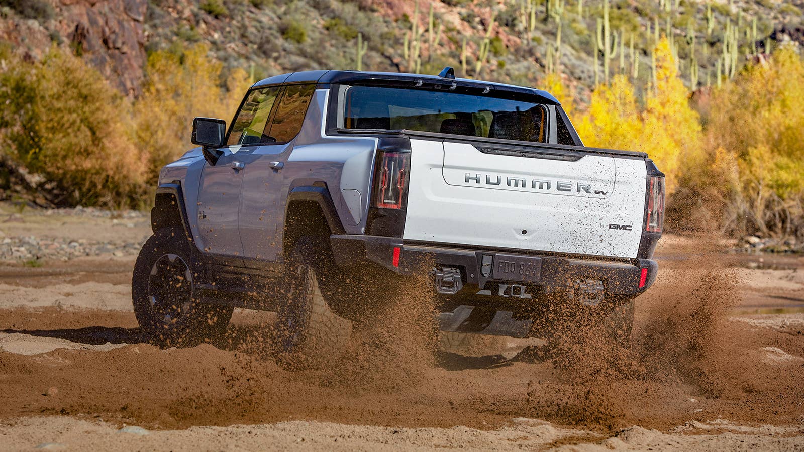 Heavy-duty ball-spline half-shafts maximize axle articulation for the precise maneuverability in the 2022 GMC HUMMER EV Pickup.