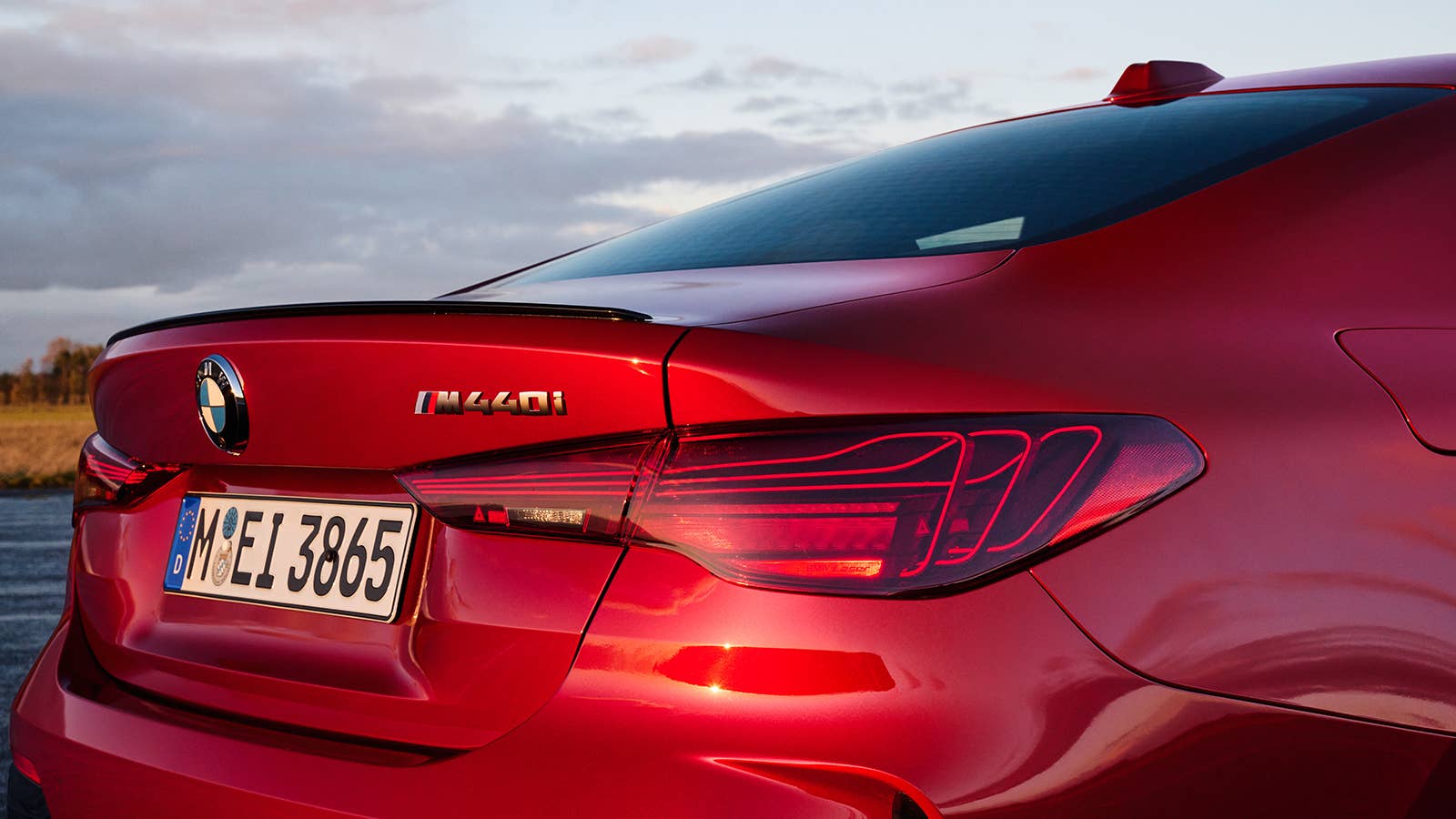 2025 BMW M440i