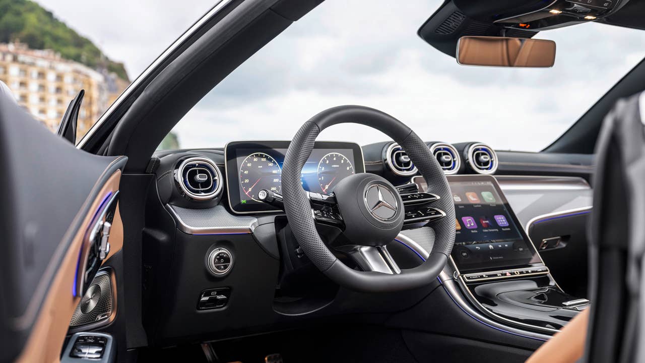 Mercedes-Benz CLE Cabriolet, Exterieur: AMG-Line, graphitgrau magno; Interieur: AMG-Line, Nappaleder Tonkabraun Mercedes-Benz CLE Cabriolet, exterior: AMG-Line, graphite grey magno; interior: AMG-Line, nappa leather tonka brown