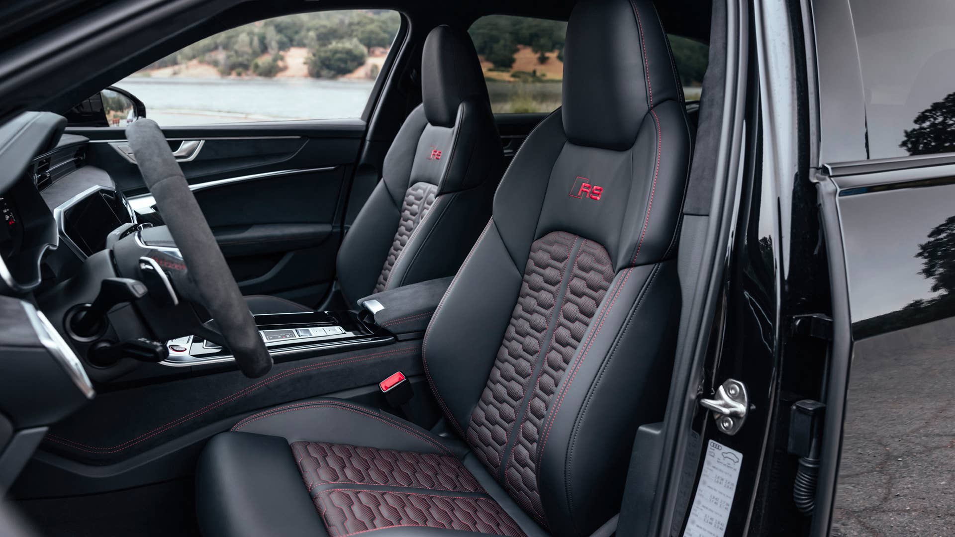 AUDI RS6 Avant performance mythosschwarz perleffekt