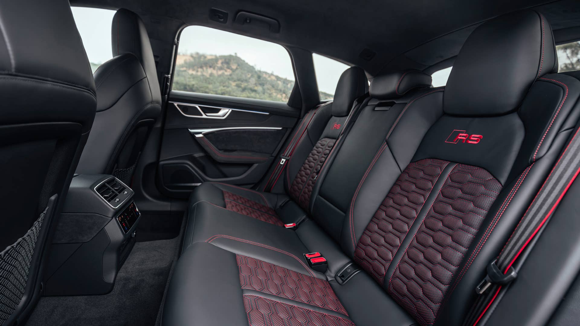 AUDI RS6 Avant performance mythosschwarz perleffekt