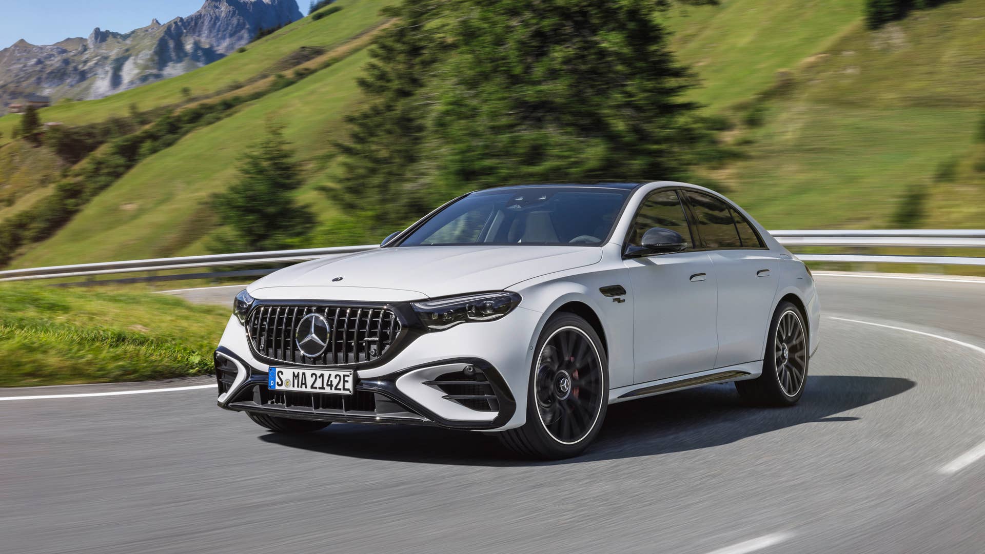 2025 Mercedes-AMG E 53 Hybrid Review, Specs, Pricing, and Warranty ...