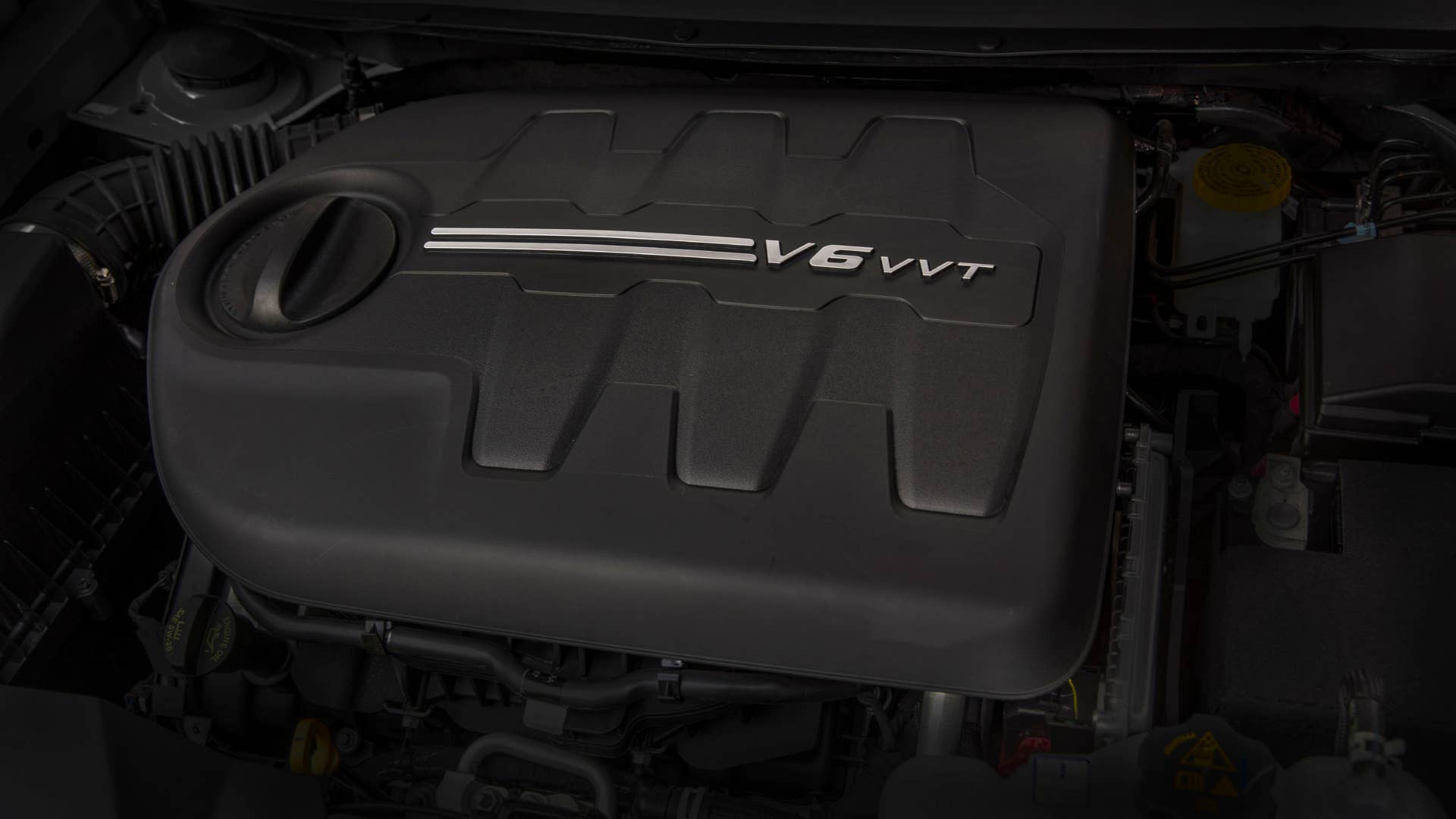 2022 Jeep® Cherokee Trailhawk 3.2-liter Pentastar® V6 engine