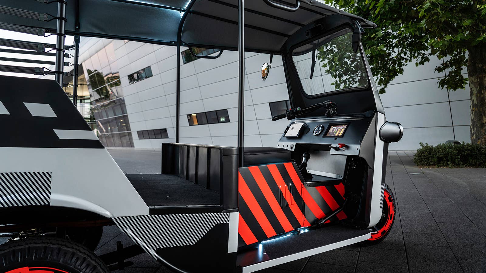 Nunam electric rickshaw with Audi batteries