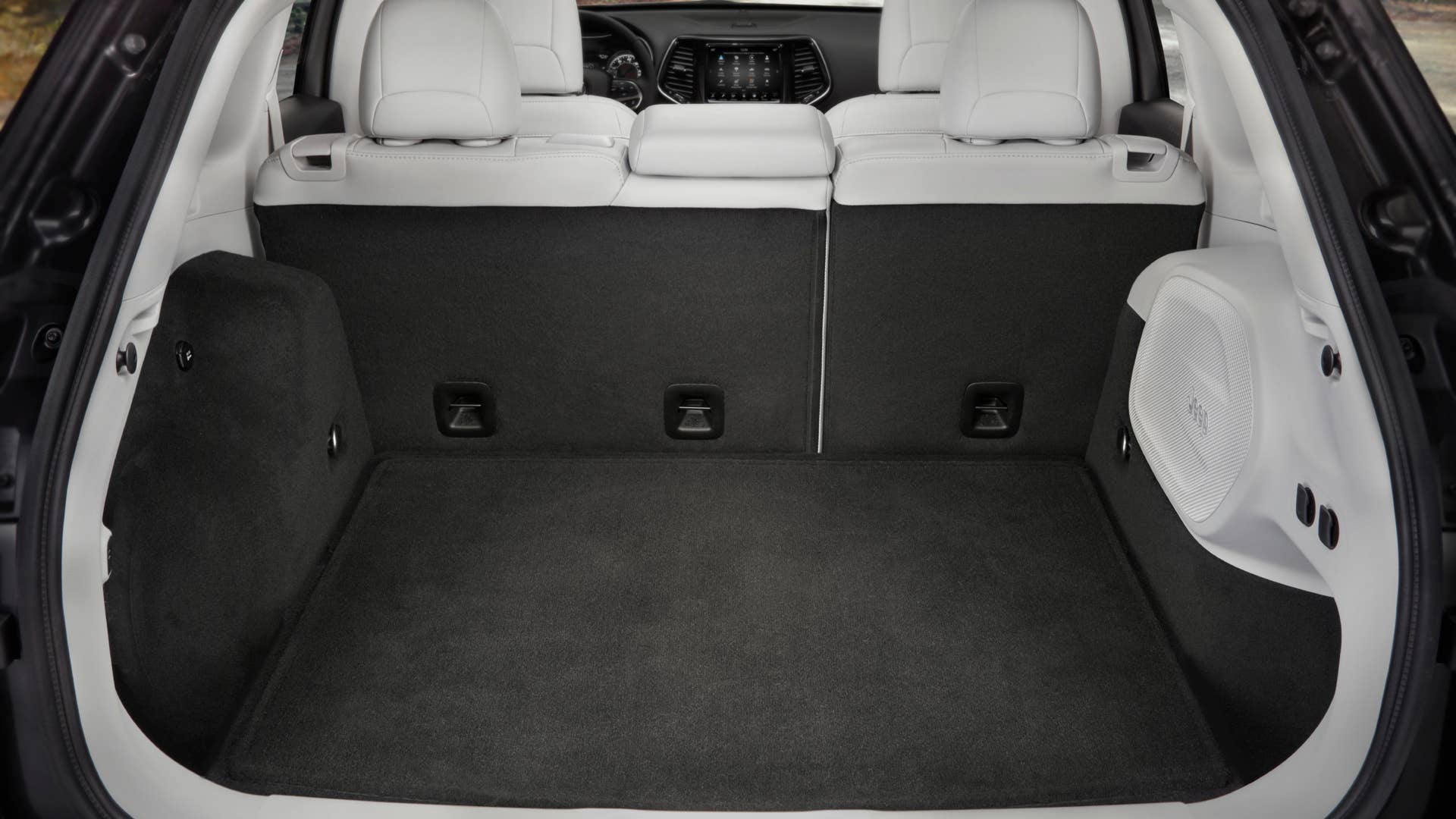 2022 Jeep® Cherokee Limited rear cargo area