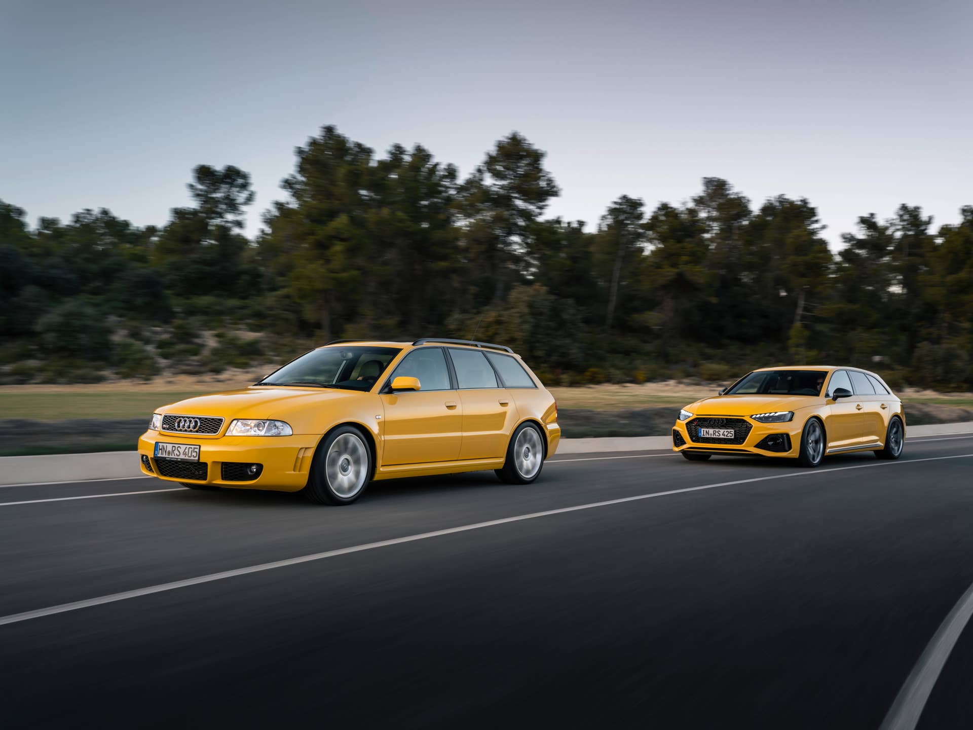 RS4 Sport (2001), Dynamic photo, Colour: Imola Yellow, Audi RS 4 Avant edition 25 years, Dynamic photo, Colour: Imola Yellow