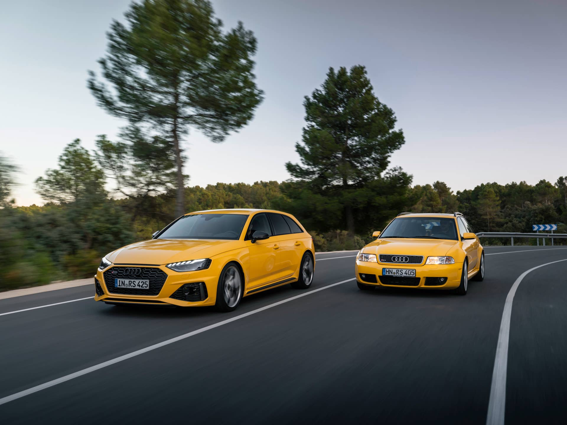 RS4 Sport (2001), Dynamic photo, Colour: Imola Yellow, Audi RS 4 Avant edition 25 years, Dynamic photo, Colour: Imola Yellow