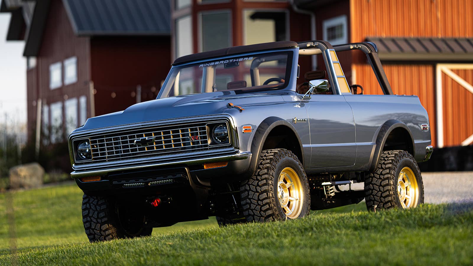 Ringbrothers' 1972 Chevy K5 Blazer Bully