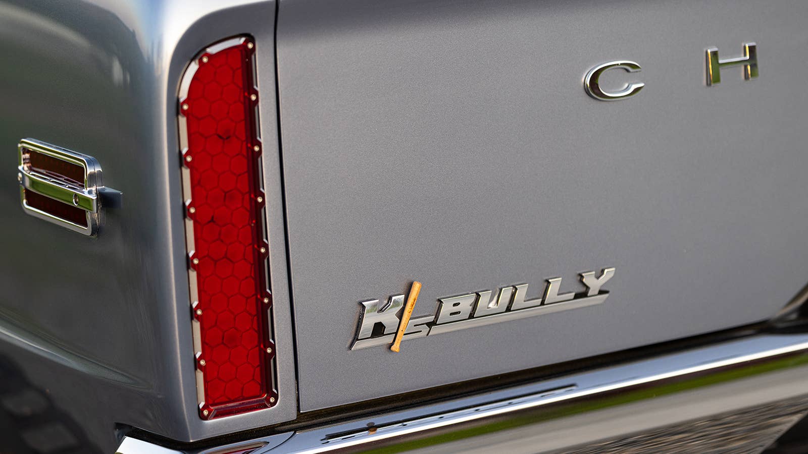 Ringbrothers' 1972 Chevy K5 Blazer Bully