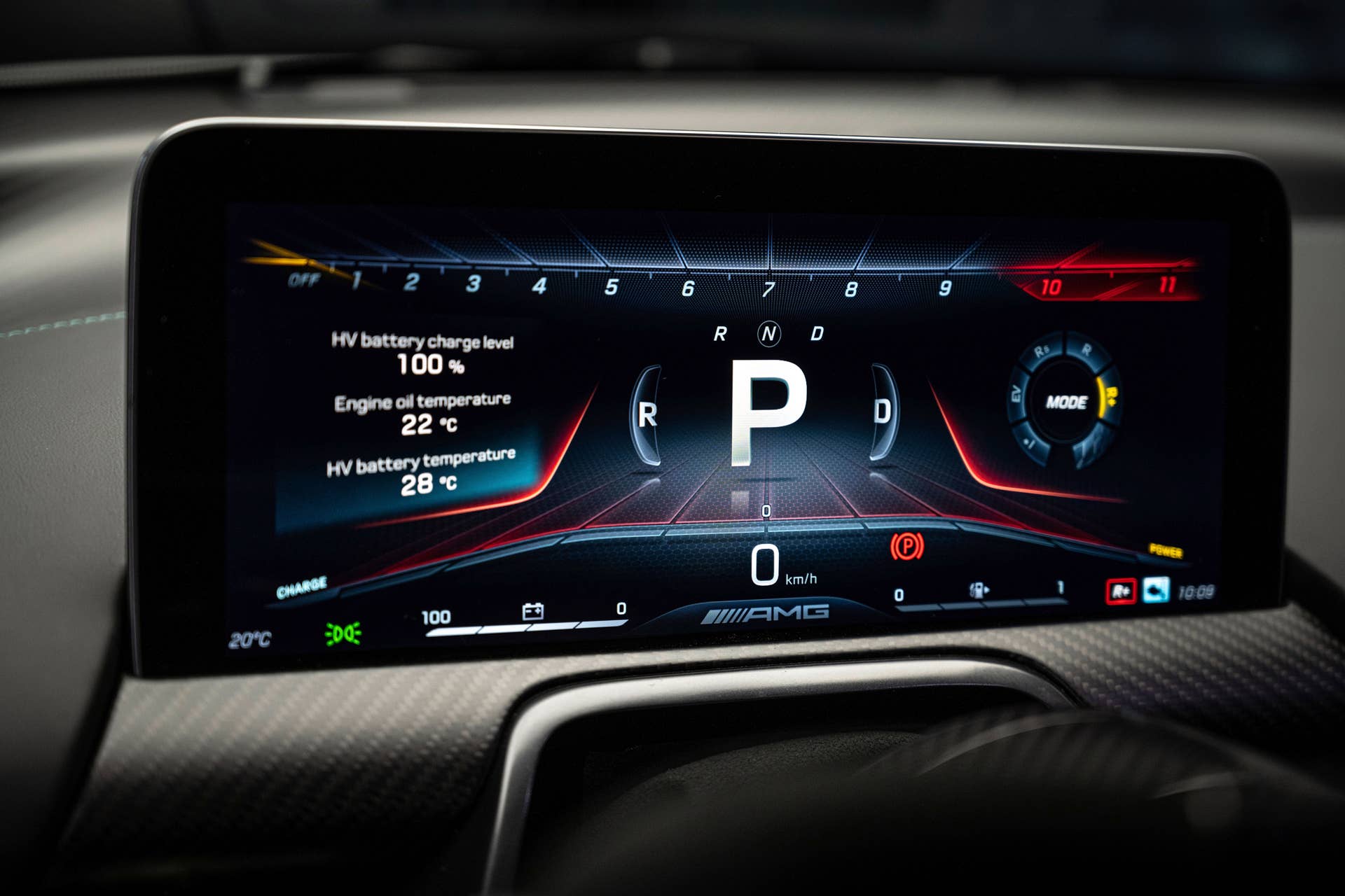 Mercedes-AMG ONE (Kraftstoffverbrauch gewichtet, kombiniert: 8,7 l/100 km; CO2 Emissionen gewichtet, kombiniert: 198 g/km; Stromverbrauch gewichtet, kombiniert: 32 kWh/100 km)  [Angaben zu Verbrauch und CO2-Emissionen sind vorläufig und wurden intern nach Maßgabe der Zertifizierungsmethode „WLTP-Prüfverfahren“ ermittelt. Es liegen bislang weder bestätigte Werte vom Technischen Dienst noch eine EG-Typgenehmigung noch eine Konformitätsbescheinigung mit amtlichen Werten vor. Abweichungen zwischen den Angaben und den amtlichen Werten sind möglich.] Mercedes-AMG ONE  (combined weighted fuel consumption: 8.7 l/100 km; combined weighted CO2 emissions: 198 g/km; combined weighted electrical consumption: 32 kWh/100 km)  [The figures for fuel consumption and CO2 emissions are provisional and were determined internally in accordance with the "WLTP test procedure" certification method. Confirmed values from the technical service or an EC type approval or certificate of conformity with official values are not yet available. Differences between the stated figures and the official figures are possible]