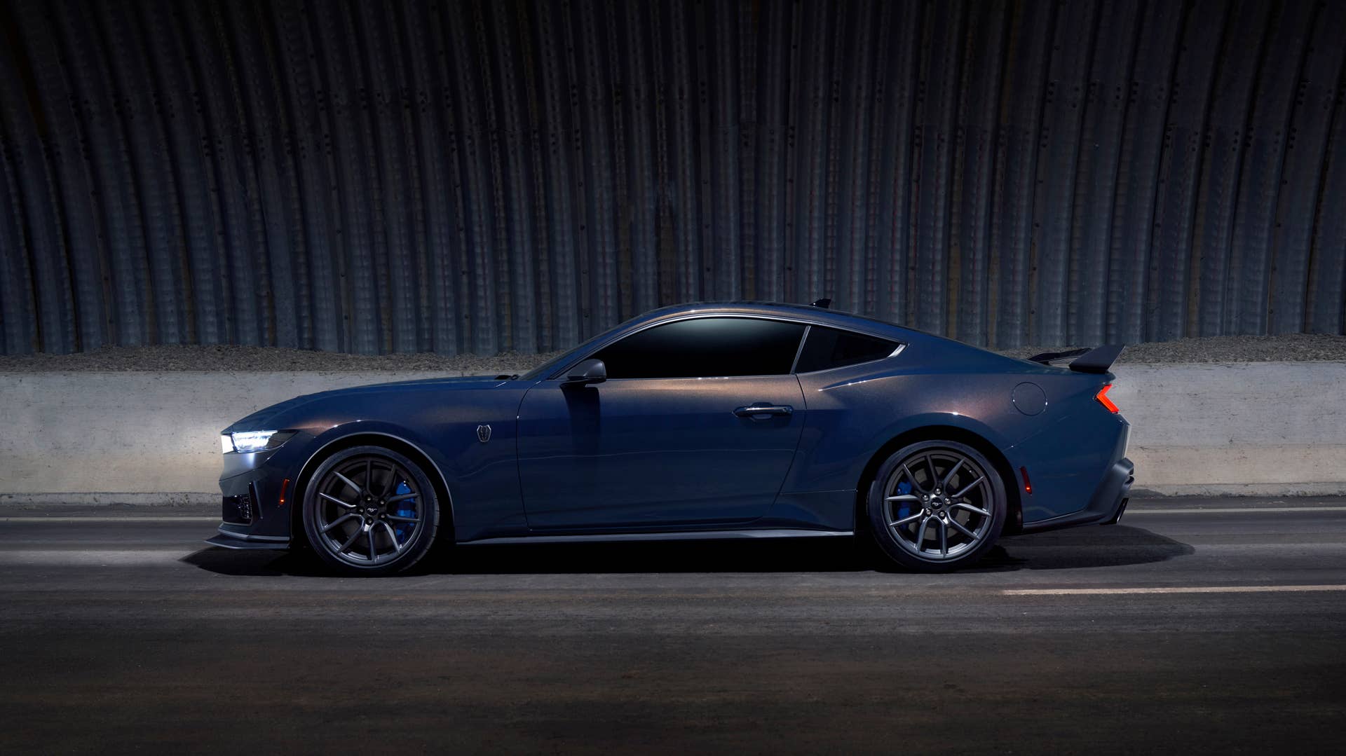 With sinister looks and a specially modified 5.0-liter V8 – the most powerful 5.0-liter V8 ever, projecting 500 horsepower – Dark Horse expands the Mustang lineup and sets a new benchmark for American street and track performance that could only come in a Mustang. Pre-production vehicles shown.