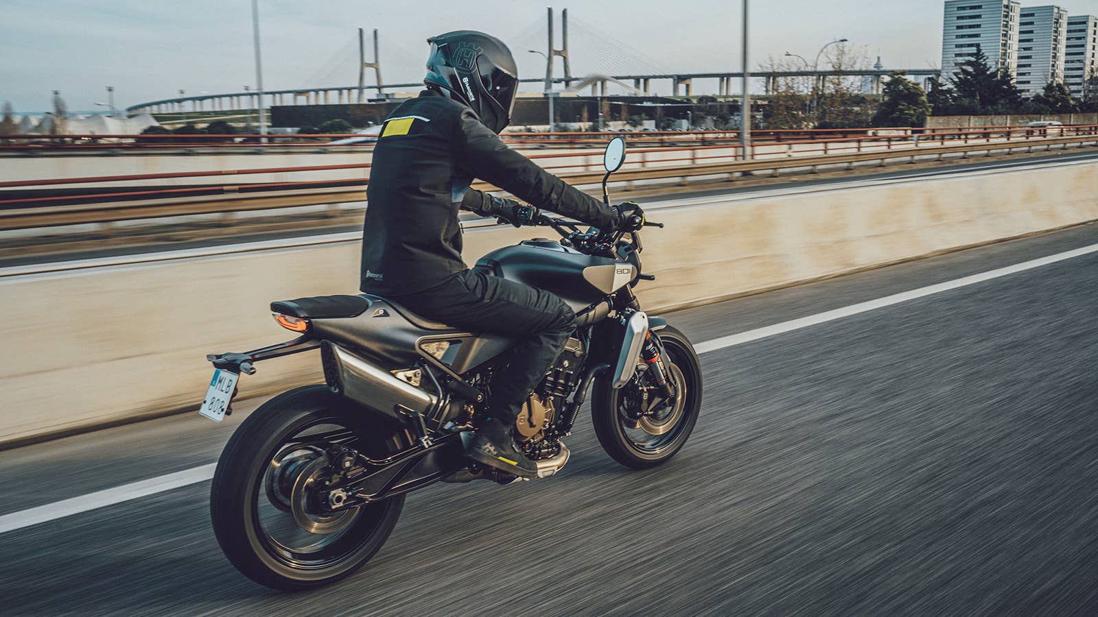 Svartpilen 801