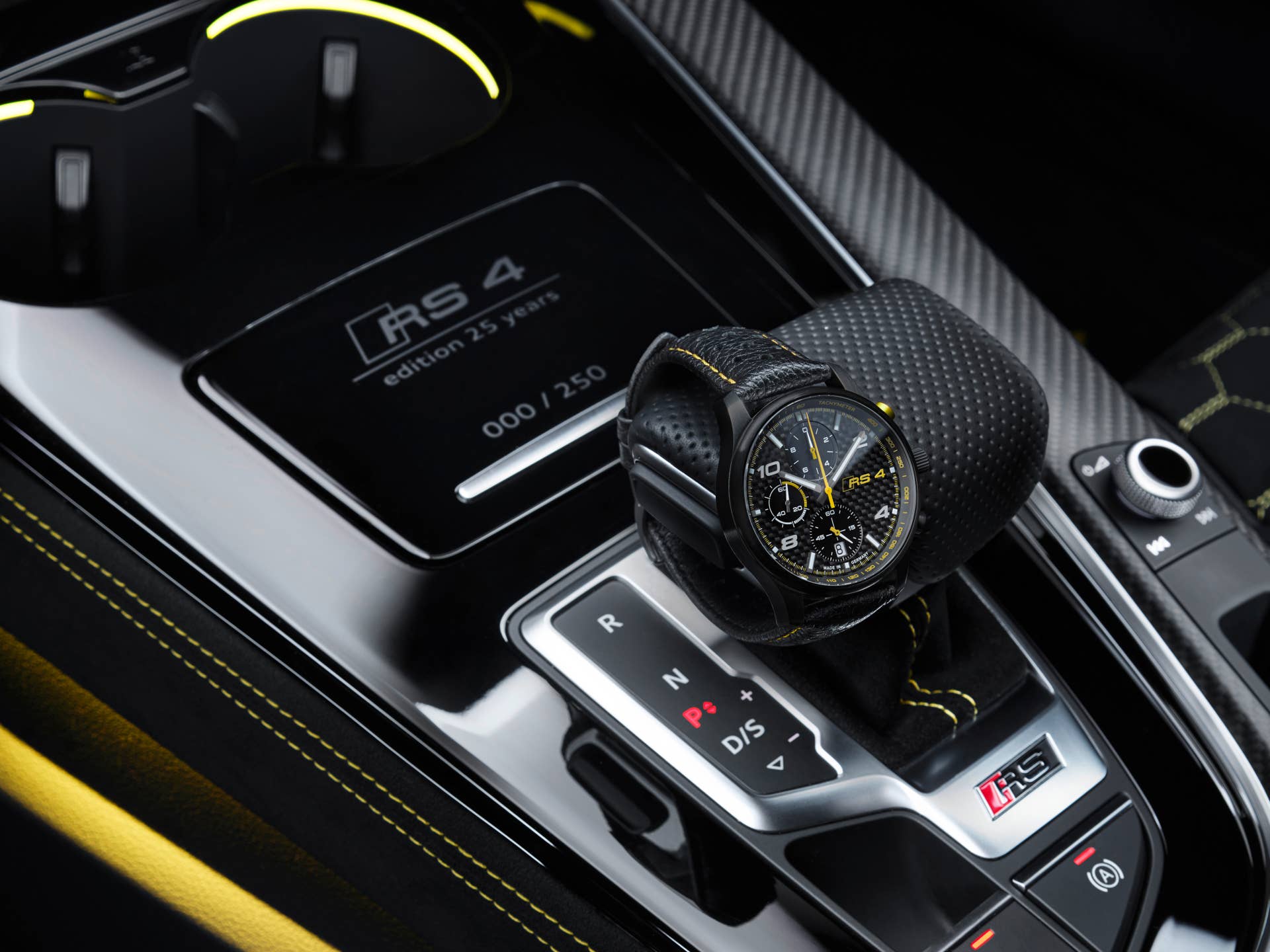 Chronograph RS 4 Avant edition 25 years of the Audi collection