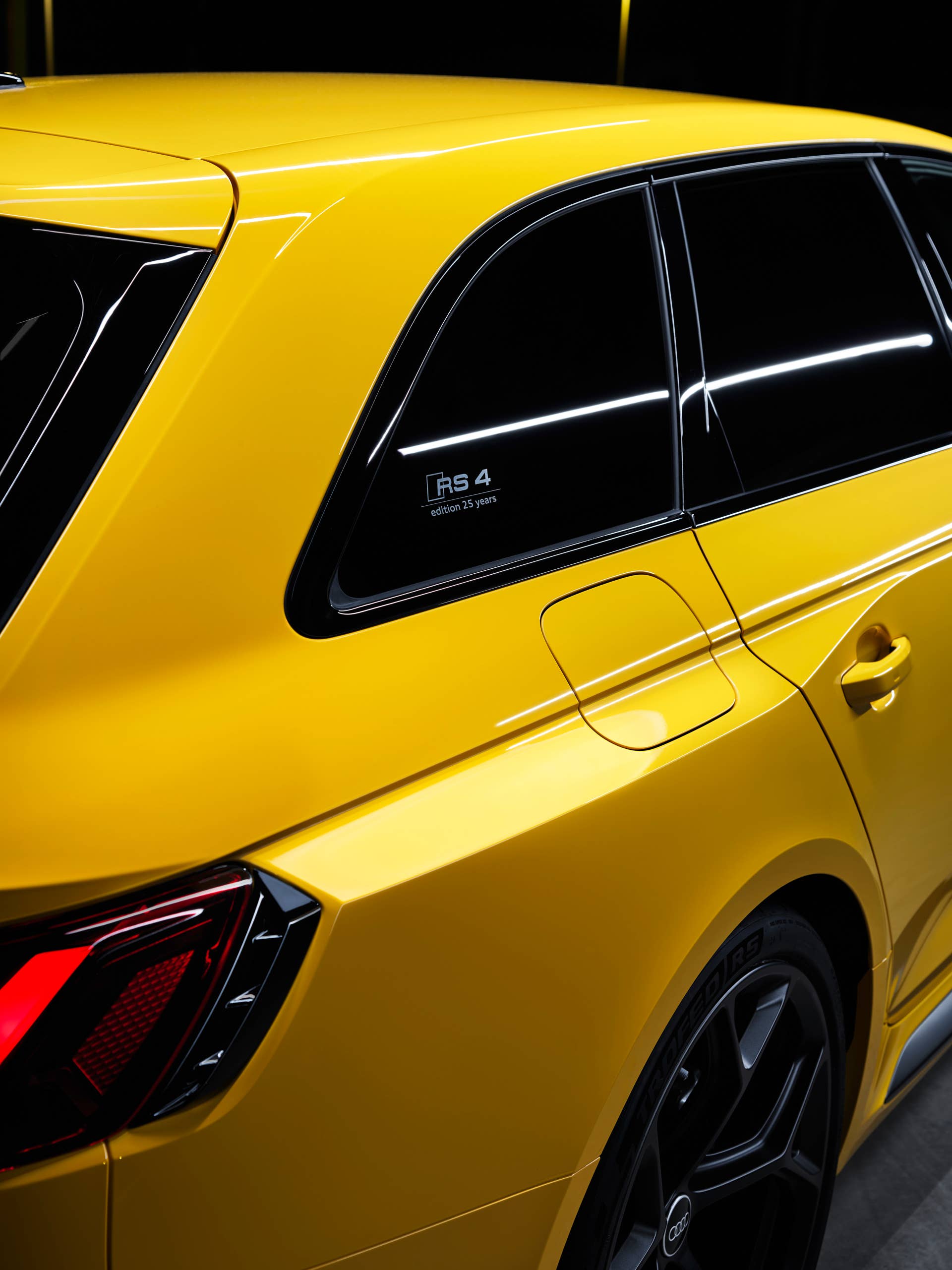 Detail, Colour: Imola Yellow