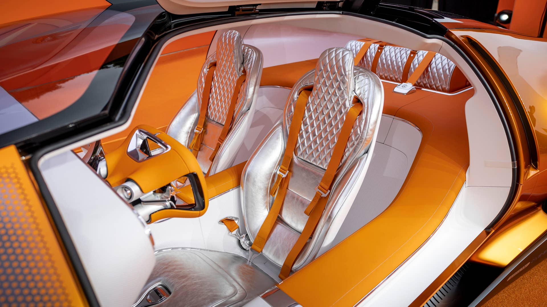 Vision One-Eleven: Mit dem Mercedes-Benz Vision One-Eleven präsentiert Mercedes-Benz eine neue Sportwagenstudie, die eine höchst dynamische Formensprache mit innovativer, vollelektrischer Antriebstechnologie kombiniert. // Mercedes-Benz presents a new sports car study. The Vision One-Eleven combines a highly dynamic design language with innovative all-electric powertrain technology.