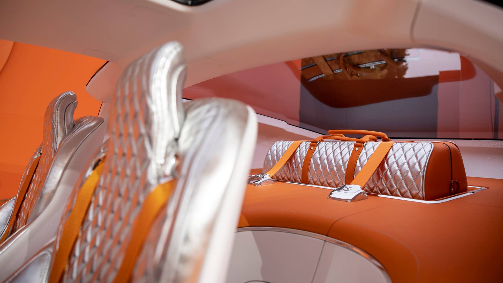 Vision One-Eleven: Mit dem Mercedes-Benz Vision One-Eleven präsentiert Mercedes-Benz eine neue Sportwagenstudie, die eine höchst dynamische Formensprache mit innovativer, vollelektrischer Antriebstechnologie kombiniert. // Mercedes-Benz presents a new sports car study. The Vision One-Eleven combines a highly dynamic design language with innovative all-electric powertrain technology.