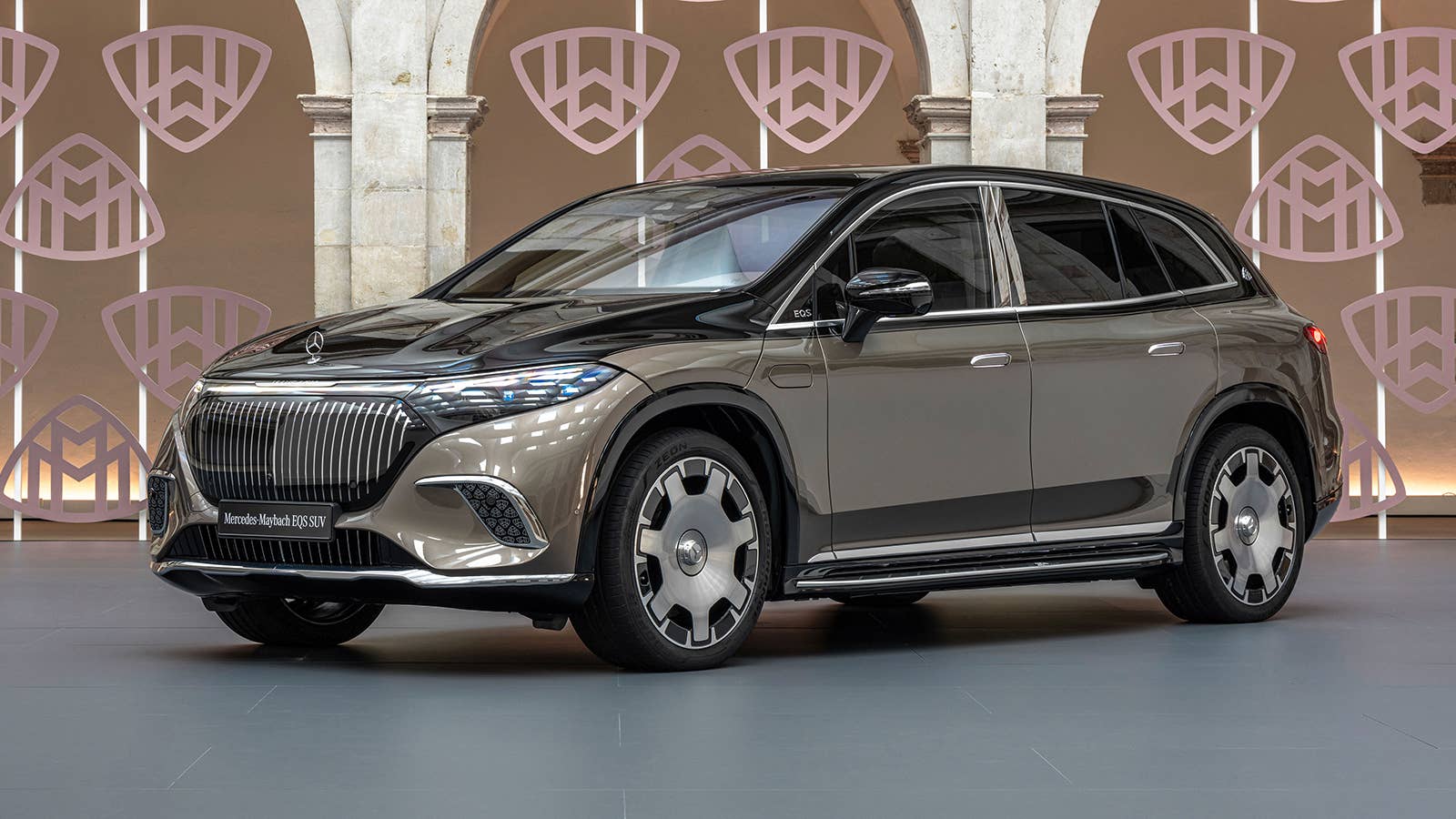 2026-mercedes-maybach-eqs-680-suv-review-specs-pricing-and-warranty