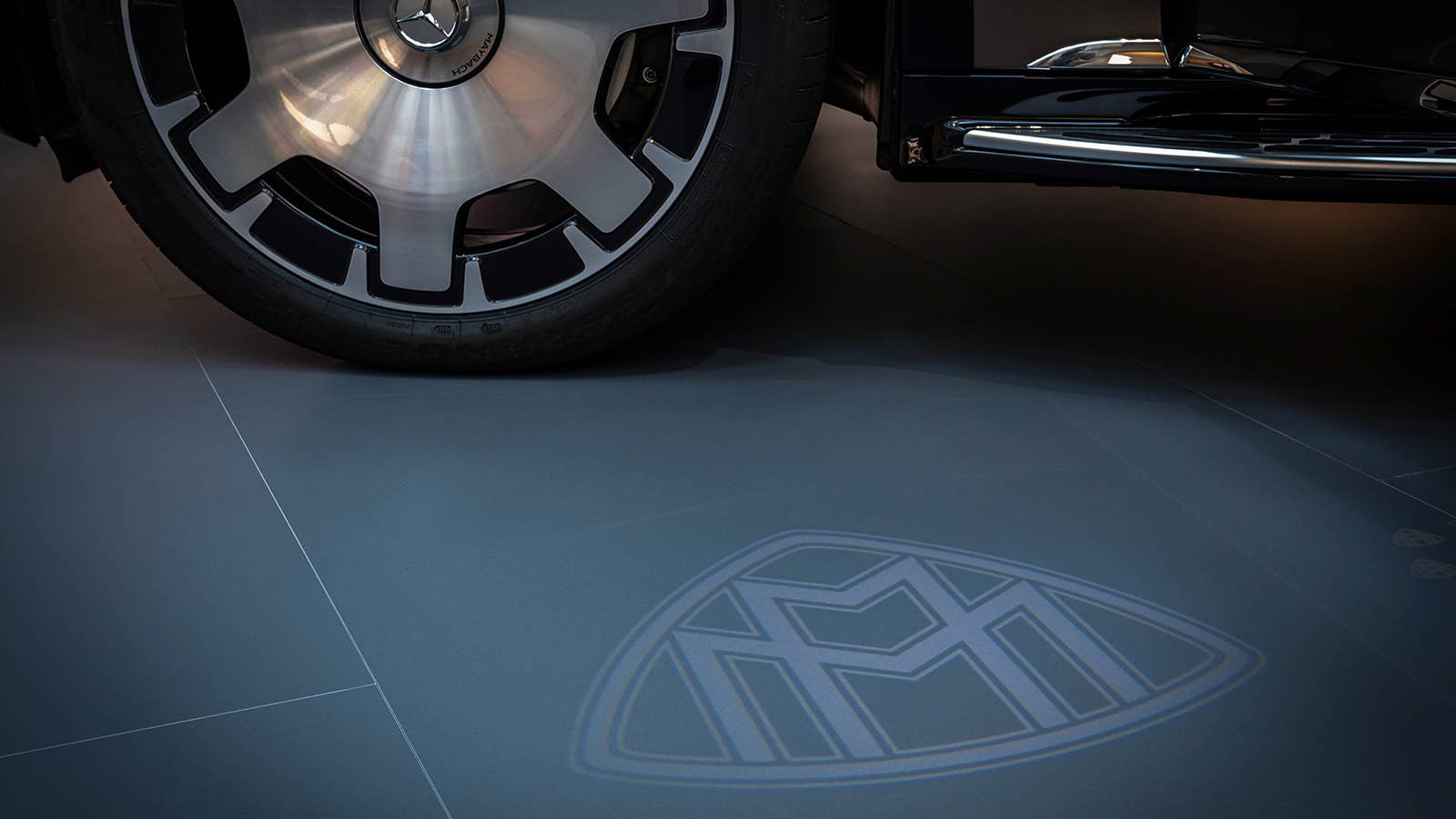 Mercedes-Maybach EQS 680 SUV