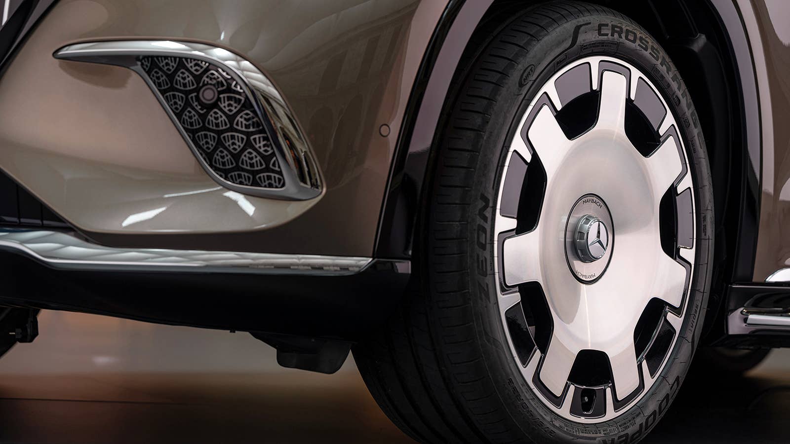 Mercedes-Maybach EQS 680 SUV