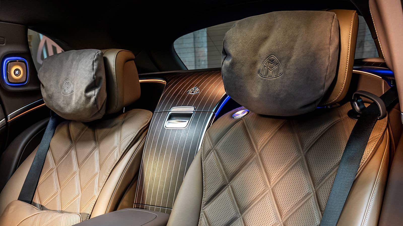 Mercedes-Maybach EQS 680 SUV
