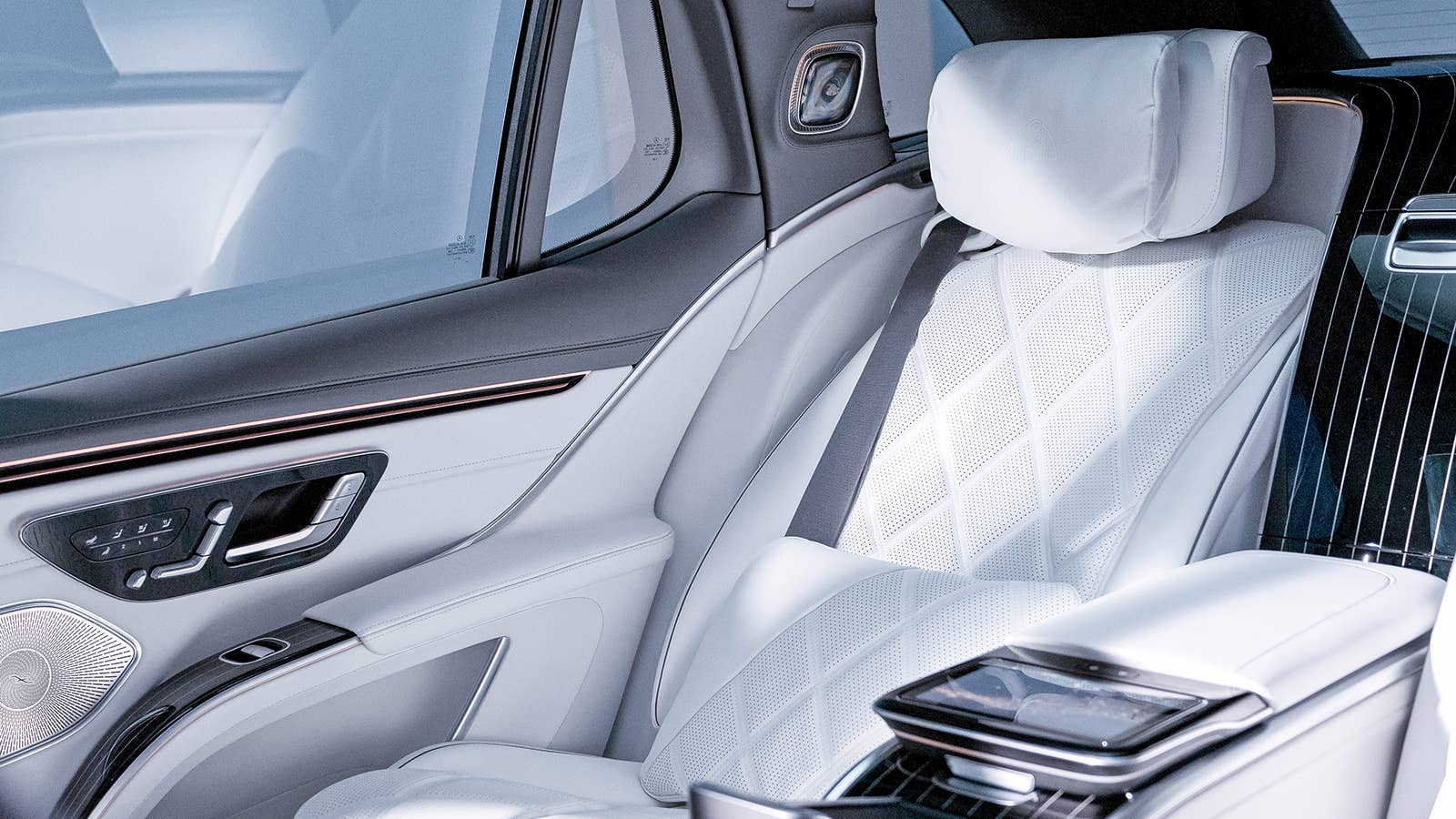 Mercedes-Maybach EQS 680 SUV