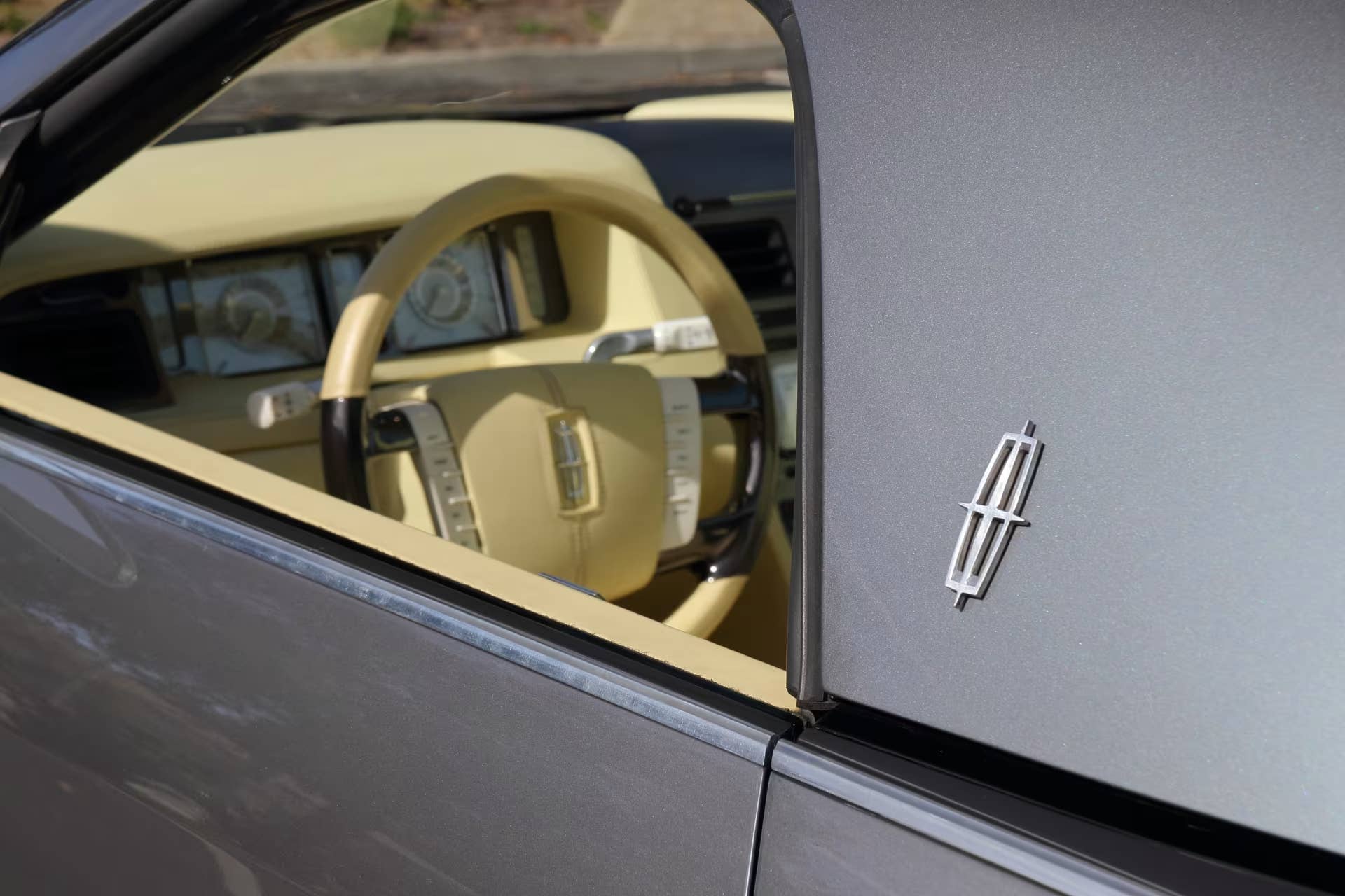 2004 Lincoln Mark X concept car