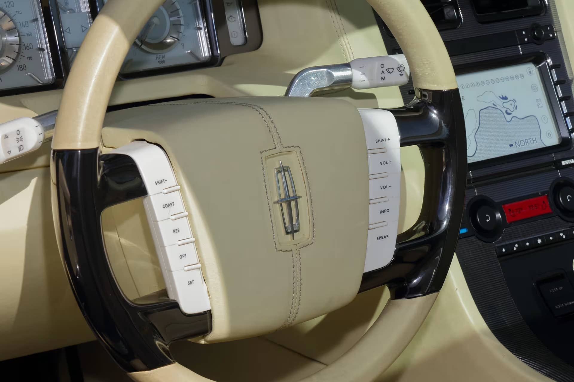 2004 Lincoln Mark X concept car