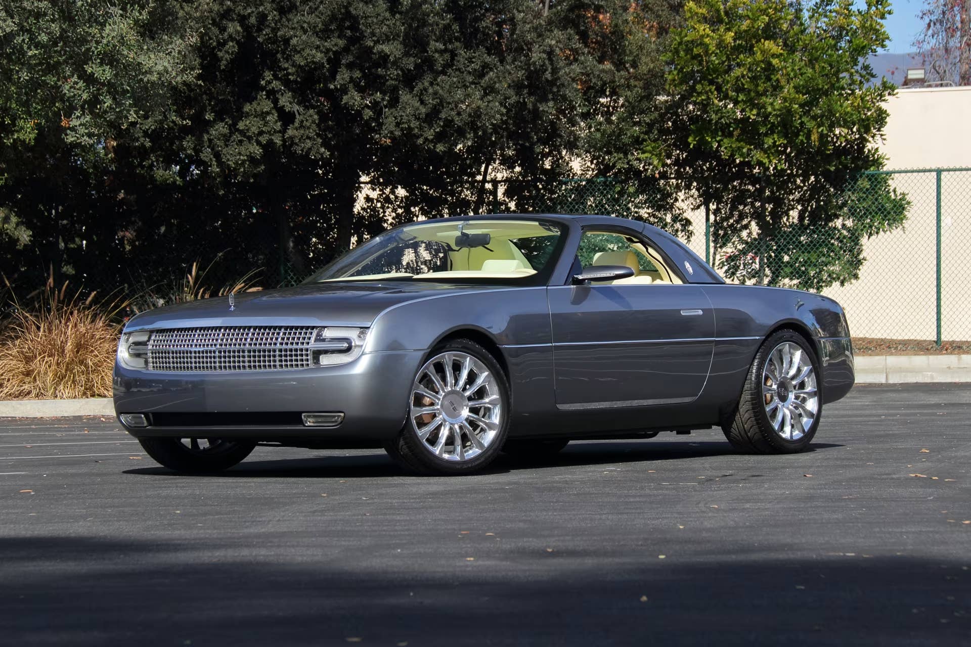 2004 Lincoln Mark X concept car