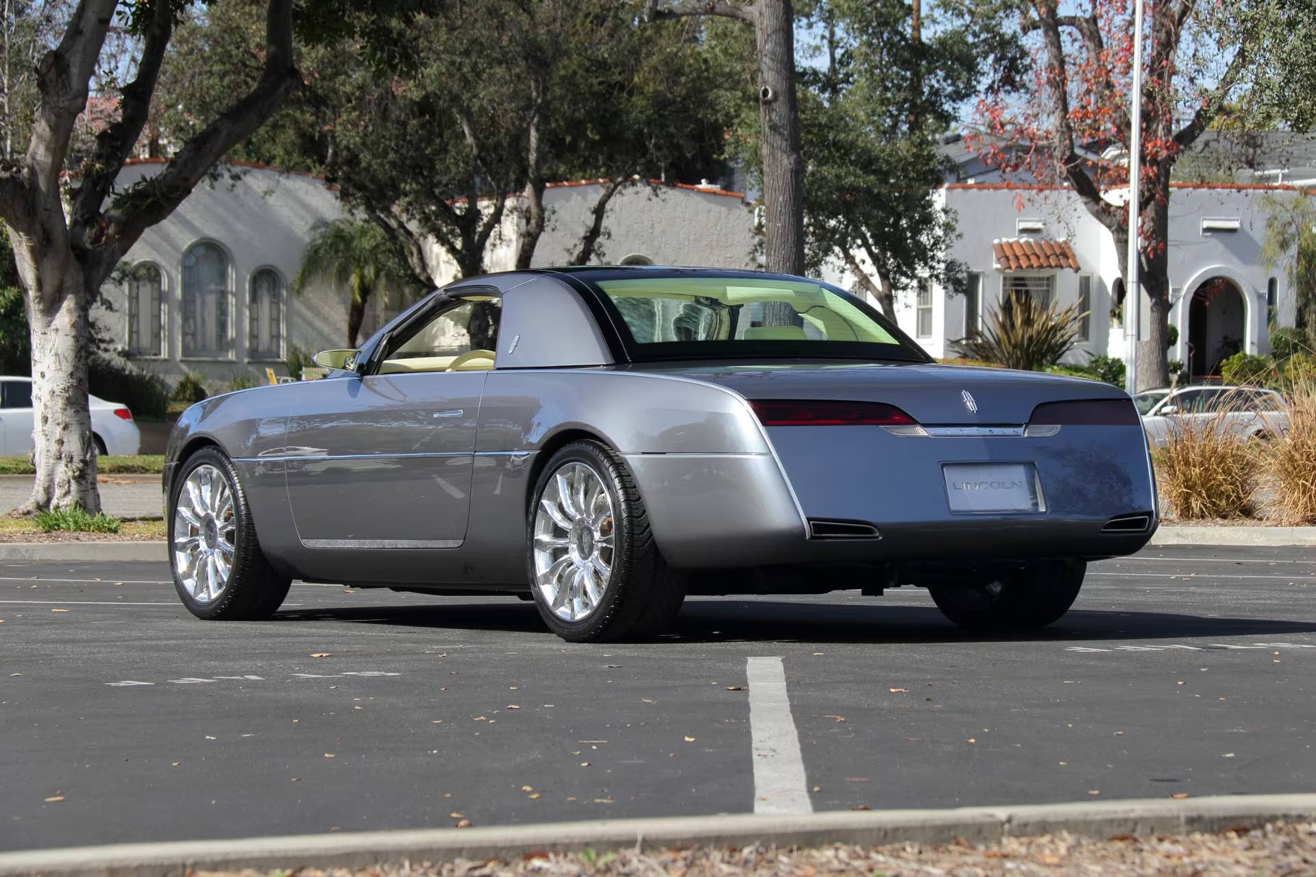 2004 Lincoln Mark X concept car