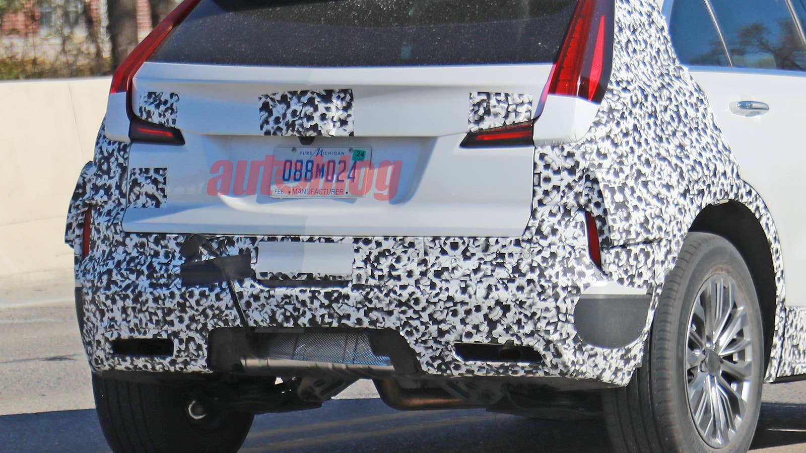 2024 Cadillac XT4 prototype