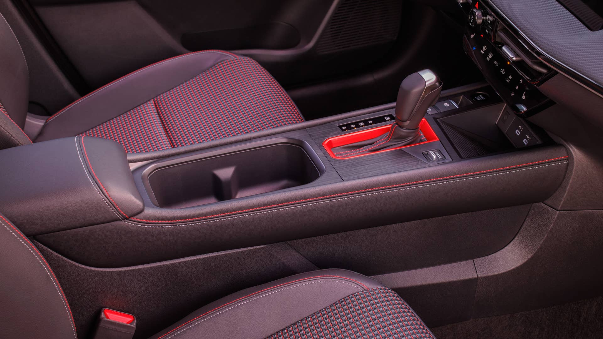 2025 Nissan Kicks Seats